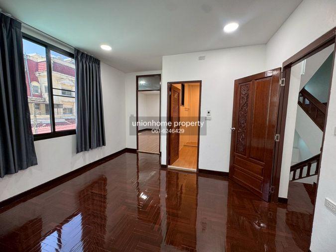 รูป ให้เช่าบ้าน ซอยศรีนครินทร์ 24 **ราคาพิเศษขนาด 300 ตร.ม.** 2198 - รูปที่ 9/13