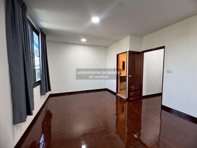 รูป ให้เช่าบ้าน ซอยศรีนครินทร์ 24 **ราคาพิเศษขนาด 300 ตร.ม.** 2198 - รูปที่ 3/13