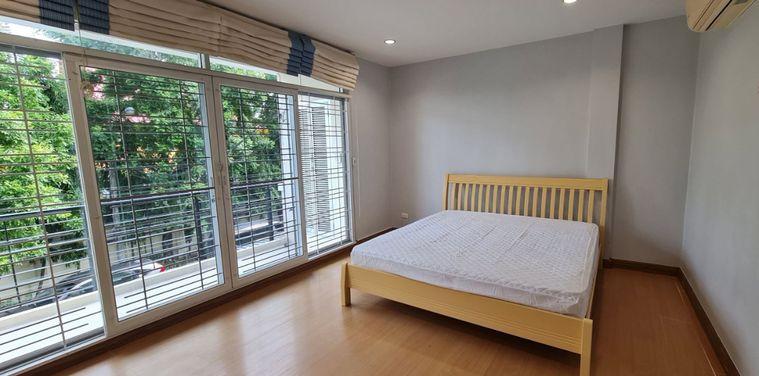 picture For Rent townhome Baan Klang Muang Srinakarin24 GH625 - 8/11