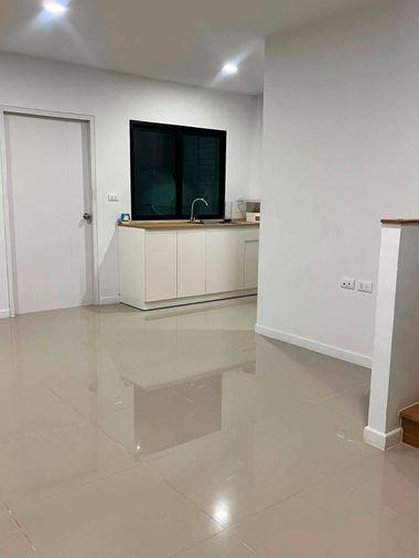 รูป ขาย ทาวน์โฮม 3 ชั้น หมู่บ้าน ลุมพินี ทาวน์ เพลส สุขุมวิท-ศรีนครินทร์ เดินทางสะดวก ใกล้ BTS (TH6924) - รูปที่ 3/20