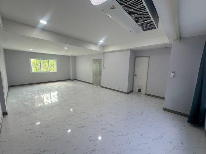 รูป ให้เช่า โฮมออฟฟิศ 4 ชั้น ลาดพร้าว 80 | ทำเลทะลุรัชดา–เหม่งจ๋าย พร้อมอยู่ (HO6915) - รูปที่ 8/27