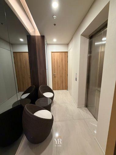 picture Siamese Exclusive 31 Duplex rooms, high ceilings, warm atmosphere. With a private elevator delivered directly to the room. and a spacious living room - 26/26