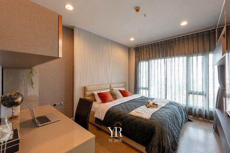รูป The Crest sukhumvit 34 ห้องเพดานสูง ให้ความรู้สึกโปร่งสบายไม่อึดอัด ช่องแสงกระจกบานใหญ่เปิดรับแสงธรรมชาติเต็มๆ - รูปที่ 9/12
