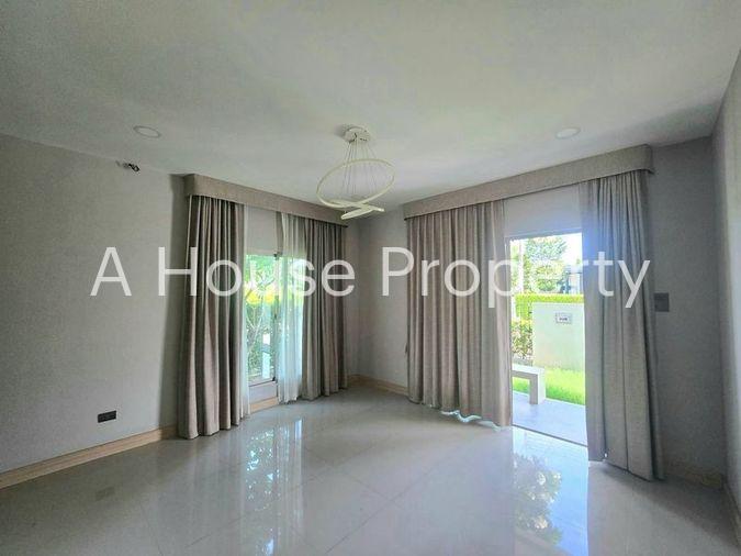 picture Single corner unit for sale in Grand Valley, a quality project located near Nong Mon, Chonburi. - 4/13