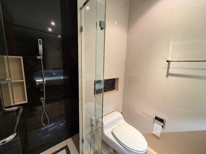 picture Best priced 2-Bedroom unit in the building only 39,900THB/Month! - 12/20