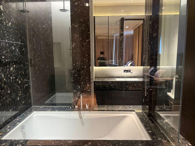 รูป 1ห้องนอน 58ตร.ม. คอนโดหรูใจกลางทองหล่อ ราคาดีที่สุดในตึก 49,000บาท - รูปที่ 10/13