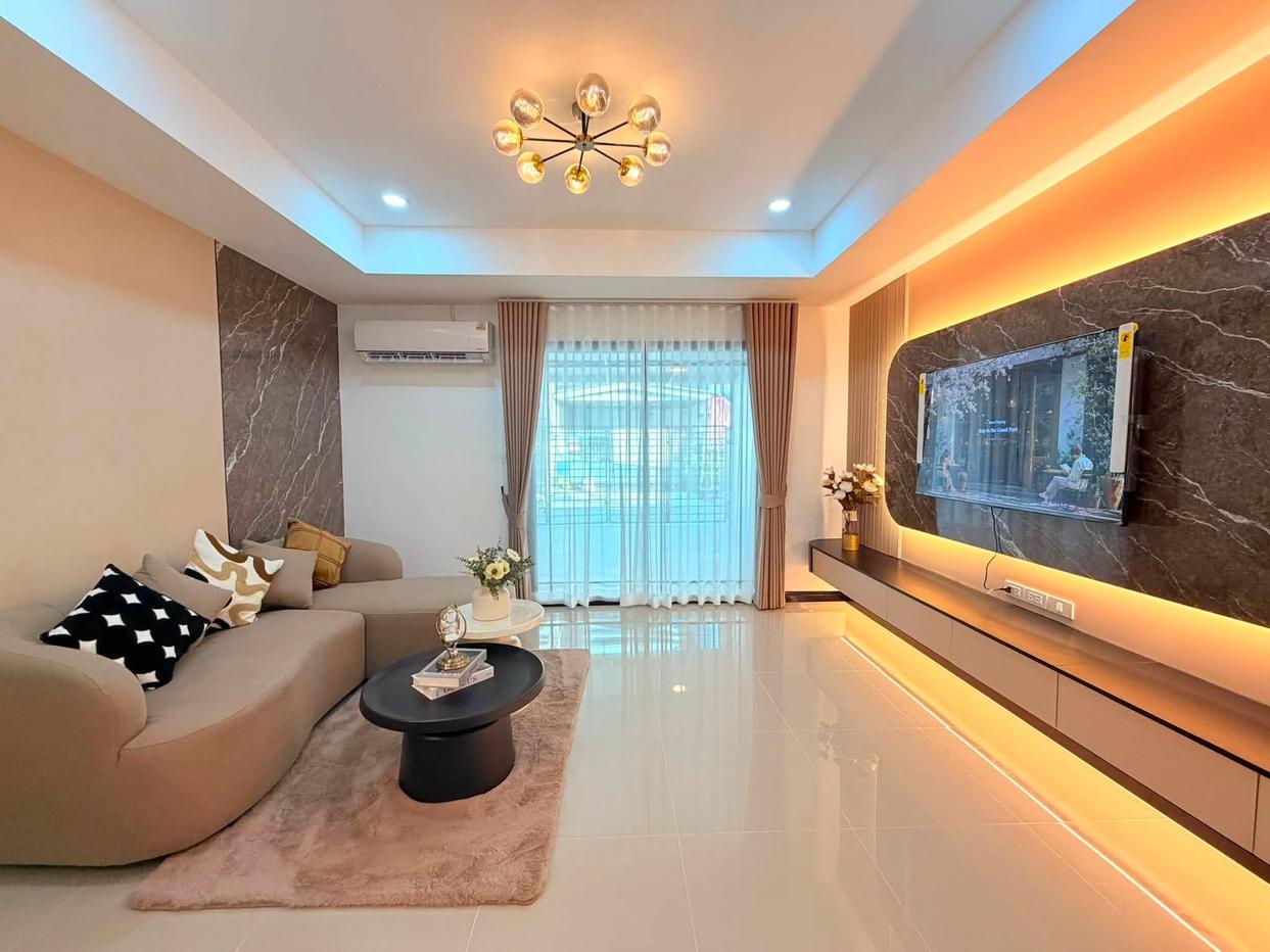 picture Modern Townhouse for Sale Jomtien Pattaya - 4/28