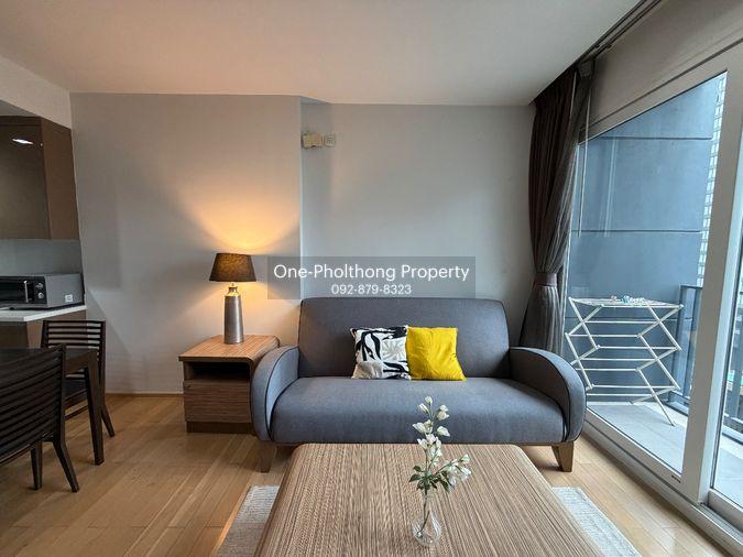 picture Luxury 1-Bedroom with Stunning Views, Fully Furnished & Move-In Ready - 1/11