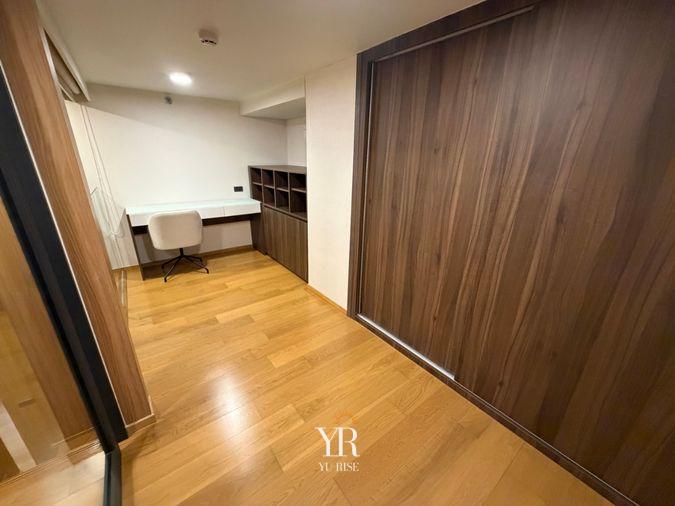 picture Siamese Exclusive 31 Duplex rooms, high ceilings, warm atmosphere. With a private elevator delivered directly to the room. and a spacious living room - 10/26