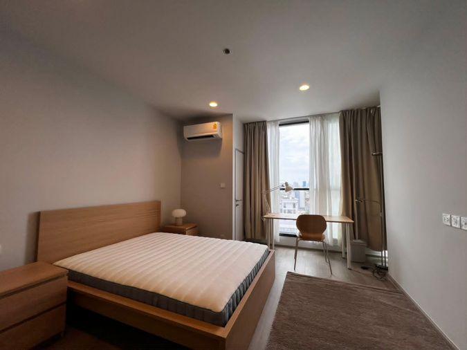 รูป The Crown Residence คอนโดแต่งครบสไตล์ Modern Minimal  ตู้บิวท์อินแน่นๆ และมุมทำงานรับแสงธรรมชาติ พร้อมเข้าอยู่ - รูปที่ 1/8