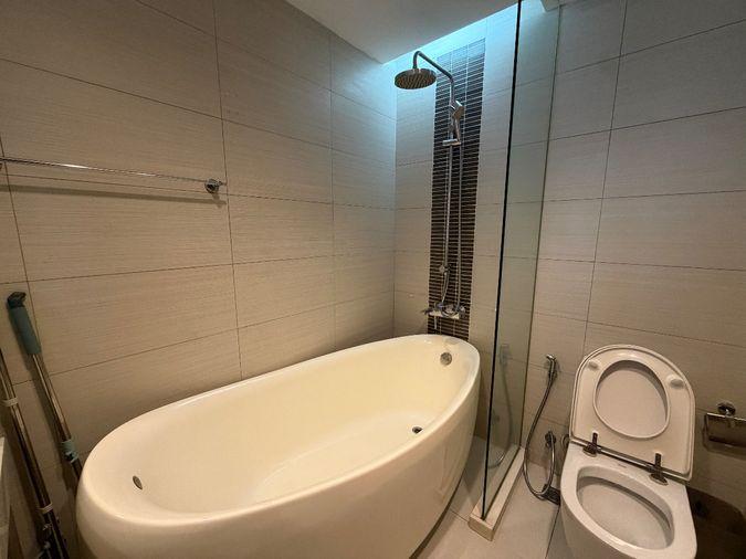 picture Luxury 1-Bedroom with Stunning Views, Fully Furnished & Move-In Ready - 5/11