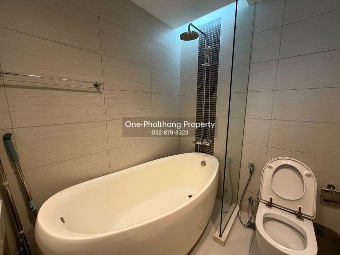 picture Luxury 1-Bedroom with Stunning Views, Fully Furnished & Move-In Ready - 5/11