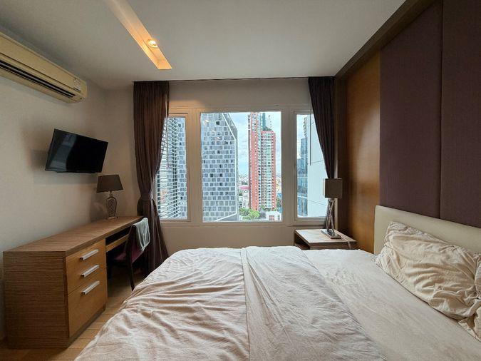 picture Luxury 1-Bedroom with Stunning Views, Fully Furnished & Move-In Ready - 3/11