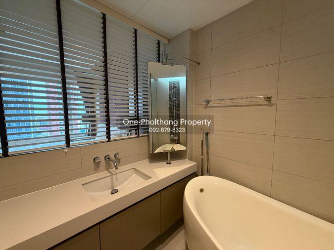 picture Luxury 1-Bedroom with Stunning Views, Fully Furnished & Move-In Ready - 6/11