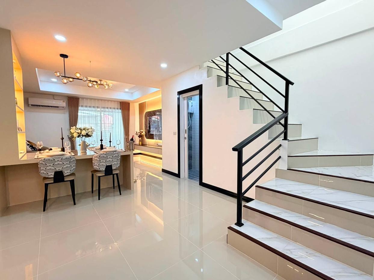 picture Modern Townhouse for Sale Jomtien Pattaya - 11/28