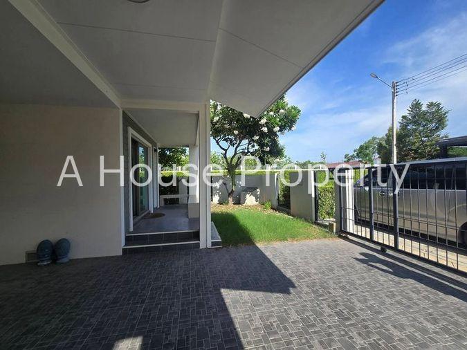 picture Single corner unit for sale in Grand Valley, a quality project located near Nong Mon, Chonburi. - 13/13