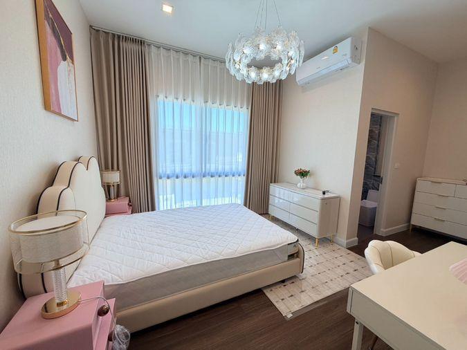 รูป บางกอก บูเลอวาร์ด บางนา-ศรีนครินทร์ | วิลล่าหลังเดี่ยวสุดหรู (4+1 เตียง | 299 ตร.ม. | เหมาะสำหรับครอบครัวโรงเรียนนานาชาติ) 120,000 บาท / เดือน - รูปที่ 9/13