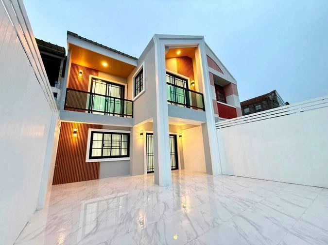 picture ⭐✨ RH-135 3-Story Townhome for Sale (Phetkasem 68 Soi 10) ✨⭐ - 1/20