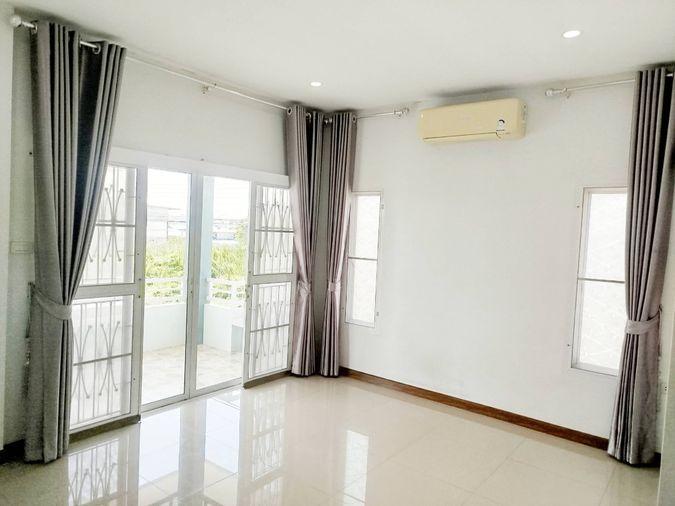 รูป ⭐️ขาย บ้านแฝดอารมณ์บ้านเดี่ยว ✅ รติรัตน์ 3 (ลาดปลาดุก-คลองตาชม)  หน้าบ้าน-หลังบ้านไม่ติดใคร ทำเลสะดวกใกล้ รพ.พิมลราช และวินรถตู้ 2 สาย - รูปที่ 3/4