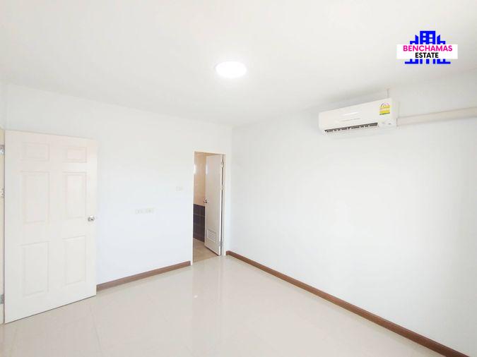 รูป ⭐️ขาย บ้านแฝดอารมณ์บ้านเดี่ยว ✅ รติรัตน์ 3 (ลาดปลาดุก-คลองตาชม) หน้าบ้าน-หลังบ้านไม่ติดใคร ทำเลสะดวกใกล้ รพ.พิมลราช และวินรถตู้ 2 สาย - รูปที่ 2/4