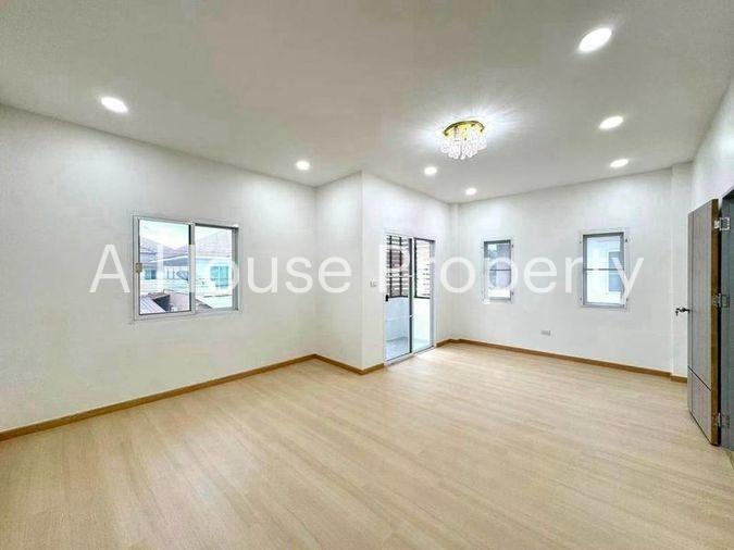 รูป ขายบ้านแฝด หมู่บ้านศรีนครินทร์ นาพร้าว ศรีราชา ชลบุรี - รูปที่ 8/10