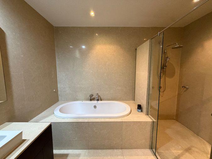 picture Pet-Friendly 2-Bedroom Near BTS Phrom Phong – THB 65,000/Month - 12/18