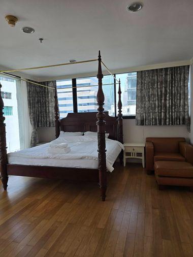 รูป RS7366 ให้เช่า New House Condominium – ซอยสมคิด Duplex ขนาดใหญ่ใจกลางชิดลม เดินเพียง 1 นาทีถึง Central Chidlom พร้อมเดินทางสะดวกทั้ง BTS และทางด่วน - รูปที่ 6/9