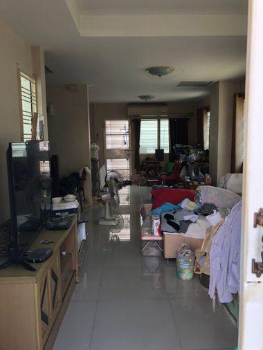 รูป 🏠 ขาย บ้านแฝด หมู่บ้านชวนชื่น เพชรเกษม 81 (เฟส 2) แปลงสวย ทำเลเงียบสงบ ไม่มีรถจอดขวางหน้าบ้าน✅ เดินทางสะดวกเข้า-ออกได้หลายเส้นทาง - รูปที่ 4/9