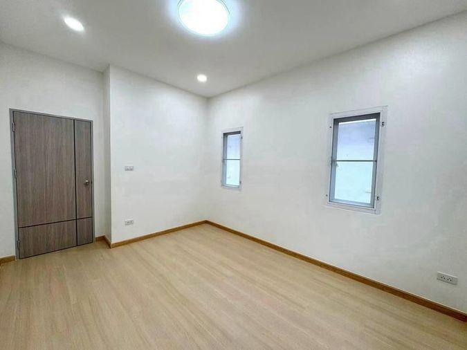 รูป ขายบ้านแฝด หมู่บ้านศรีนครินทร์ นาพร้าว ศรีราชา ชลบุรี - รูปที่ 5/10