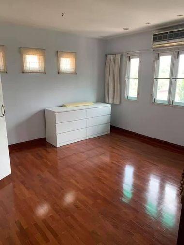 รูป Villa 49 Sukhumvit 49 | Townhouse 4 ชั้น | 3+1 ห้องนอน | 400 ตร.ม. | ใกล้ BTS พร้อมพงษ์ Line ID: puttcapital - รูปที่ 4/10