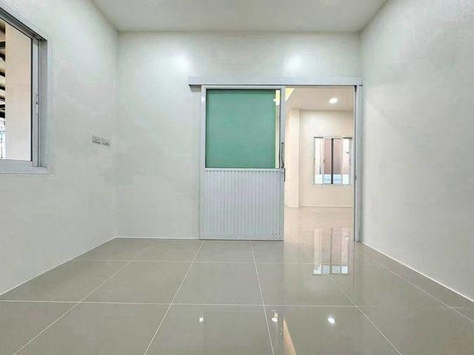รูป ขายบ้านแฝด หมู่บ้านศรีนครินทร์ นาพร้าว ศรีราชา ชลบุรี - รูปที่ 3/10