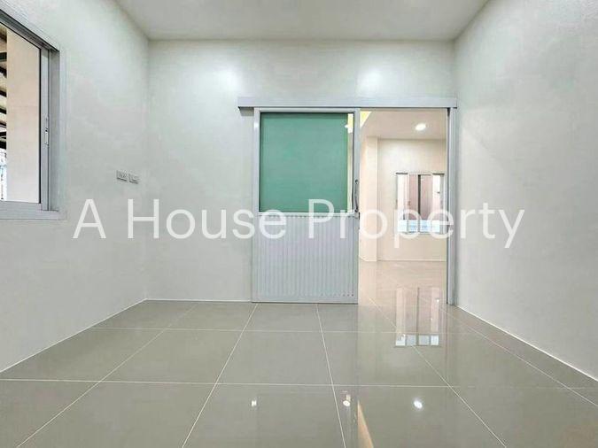 รูป ขายบ้านแฝด หมู่บ้านศรีนครินทร์ นาพร้าว ศรีราชา ชลบุรี - รูปที่ 3/10