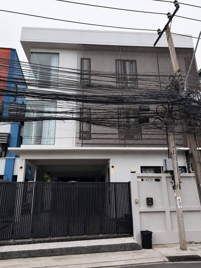 รูป HR3723ให้เช่าบ้านเดี่ยว 3 ชั้น หลังใหญ่ 100 ตร.วา 360 ตร.ม. ทำเลรัชดา-สุทธิสาร (ซอย 20 มิถุนา) 4 นอน 5 น้ำ จอดรถ 4 คัน ใกล้ MRT สุทธิสาร & ห้วยขวาง - รูปที่ 17/18