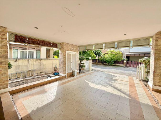 picture Rare Find! 100 Sq.w. Single House at Casalunar with Private Beach Access - 11/49