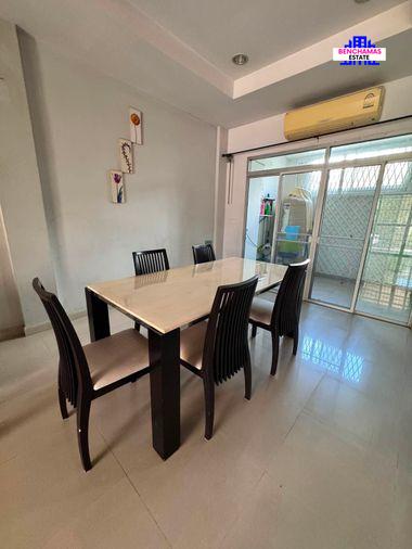 รูป 🏠 ขาย ทาวน์โฮม 3 ชั้น บ้านกลางกรุง เดอะ รอยัล เวียนนา รัชวิภา ทำเลดี ติดถนนใหญ่รัชดาภิเษก หน้าบ้านทิศเหนือ ✅พร้อมเฟอร์นิเจอร์บิวท์อิน - รูปที่ 6/13