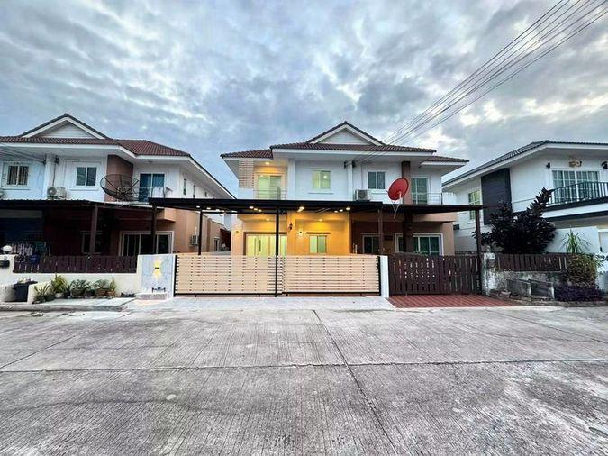 รูป ขายบ้านแฝด หมู่บ้านศรีนครินทร์ นาพร้าว ศรีราชา ชลบุรี - รูปที่ 1/10