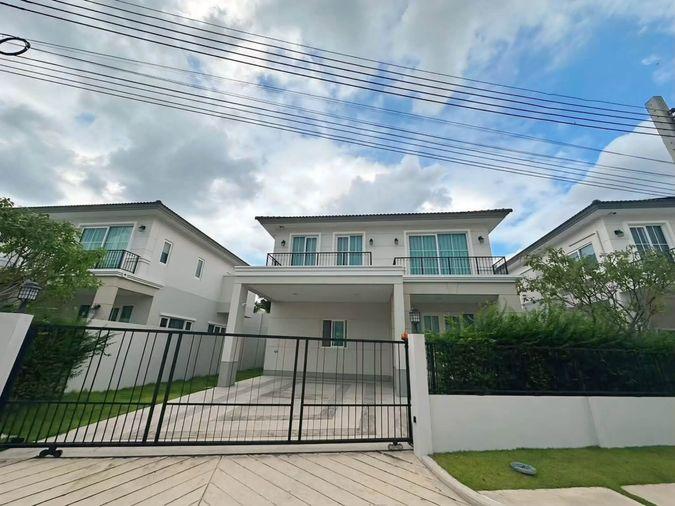 รูป HR3744ให้เช่าบ้านเดี่ยวหรู ลัดดารมย์ จตุโชติ 15 ทำเลหน้าสวน-ติดคลับเฮ้าส์ | ใกล้ทางด่วนจตุโชติ-สุขาภิบาล 5 [ยินดีรับผู้เช่าทุกชาติ] - รูปที่ 1/14