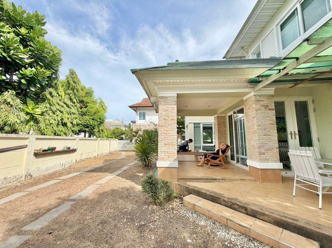 picture Rare Find! 100 Sq.w. Single House at Casalunar with Private Beach Access - 4/49
