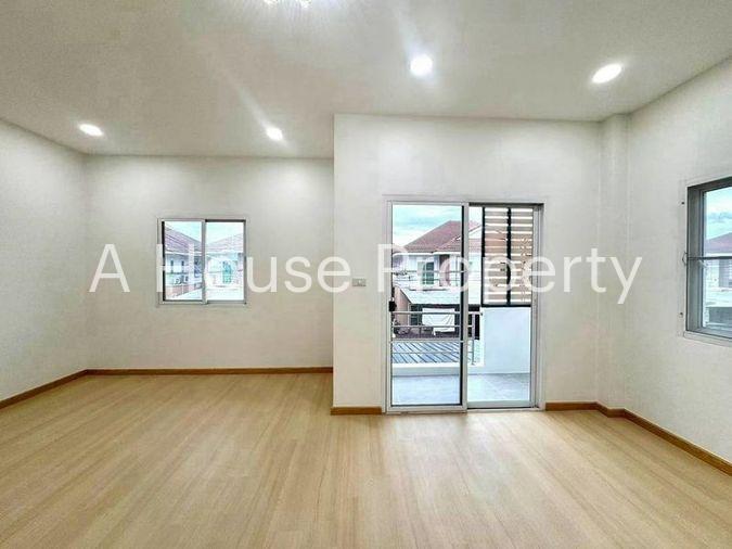 รูป ขายบ้านแฝด หมู่บ้านศรีนครินทร์ นาพร้าว ศรีราชา ชลบุรี - รูปที่ 7/10