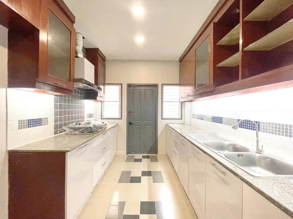picture H0823, Detached House for Rent 3Br, Phatthanakan - 10/17