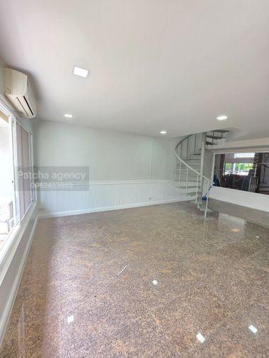 picture Thonglor Tower. 2beds 100sq.m. Line id: @pfagent - 3/10