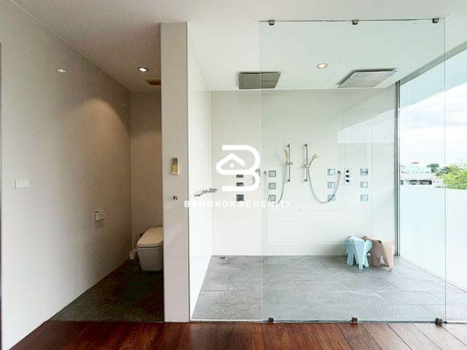 picture Pool Villa for sale at Windmill Golfcourse  - 31/32