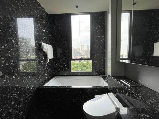 picture RS7397 For Rent: BEATNIQ Sukhumvit 32, a luxury condo next to BTS Thonglor. Spacious room with clear, private views. - 6/6