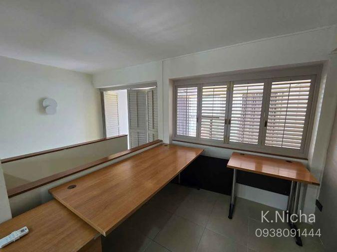 รูป HR3757ให้เช่าทาวน์โฮมหรู 4 ชั้น ใจกลางสุขุมวิท 49 - ทองหล่อ ในซอยส่วนตัว เงียบสงบ ปลอดภัย ทำเลดีที่สุด! อยู่ตรงข้าม UFM Fuji Supermarket - รูปที่ 2/10