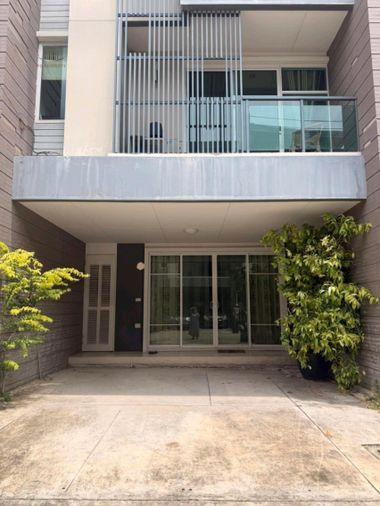 รูป ทาวน์เฮ้าส์ให้เช่า 📍 Town Avenue Srinagarindra 📍 3 ห้องนอน 4 ห้องน้ำ เฟอร์นิเจอร์ และ เครื่องใช้ไฟฟ้าครบ - รูปที่ 3/11