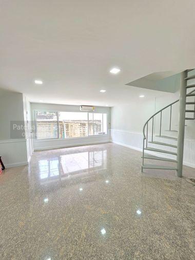 picture Thonglor Tower. 2beds 100sq.m. Line id: @pfagent - 1/10