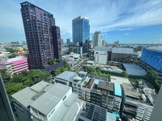 รูป Rhythm Ekkamai ห้องแต่งสวยโทนหินอ่อน ห้องพื้นที่กว้าง บรรยากาศดูโปร่งด้วย วิวเมืองมุมสูง พร้อมเข้าอยู่ - รูปที่ 10/10