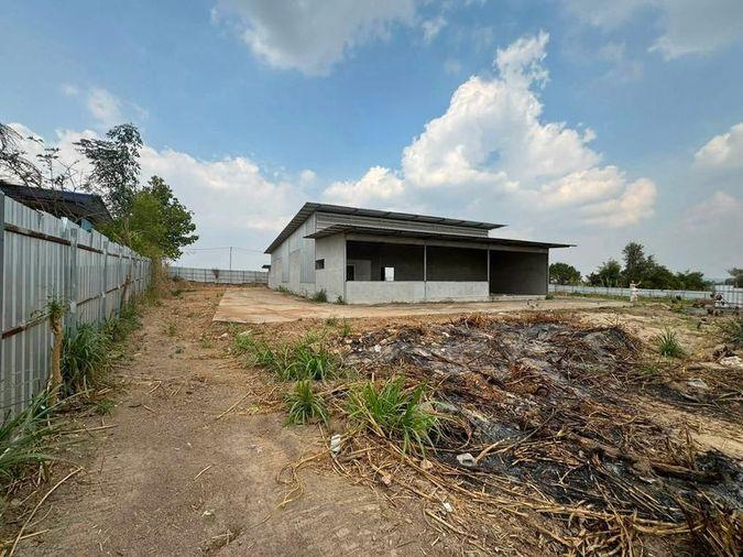 picture Land with buildings in Khao Khansong, Sriracha. Good location, attractive price. - 9/17