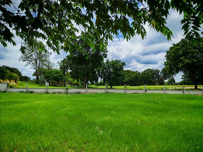 รูป ที่ดินศาลายา 2 ไร่ ติดสนามกอล์ฟ ถมแล้ว ล้อมรั้วสูง 2 เมตร พร้อมสร้างบ้าน - รูปที่ 4/5