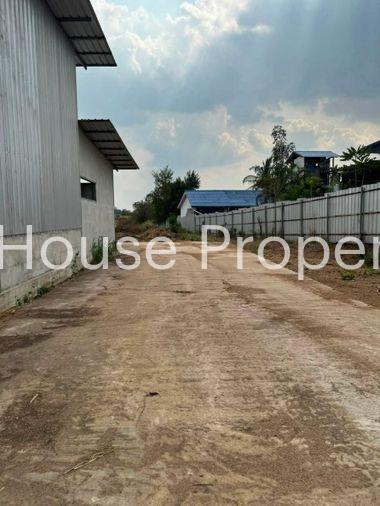 picture Land with buildings in Khao Khansong, Sriracha. Good location, attractive price. - 12/17